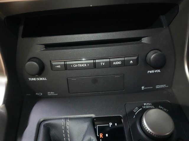 TOYOTA LEXUS NX300H 2015 Image 31