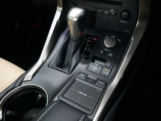 TOYOTA LEXUS NX300H 2015 Image 31