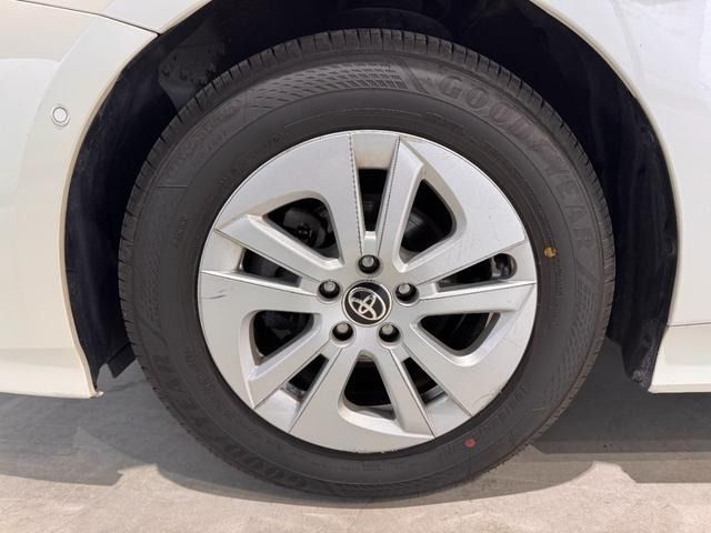 TOYOTA PRIUS 2017 Image 31