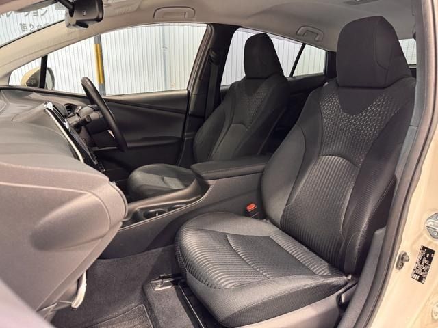 TOYOTA PRIUS 2017 Image 31