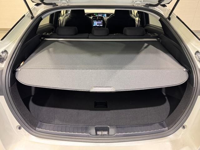 TOYOTA PRIUS 2017 Image 31