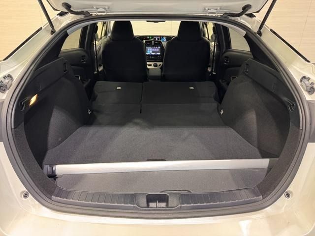 TOYOTA PRIUS 2017 Image 31