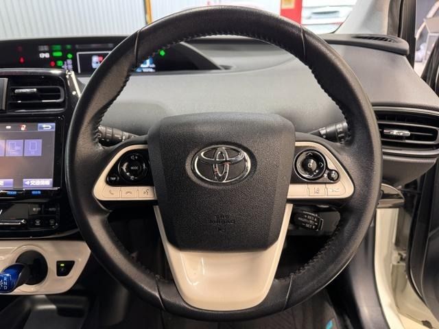 TOYOTA PRIUS 2017 Image 31