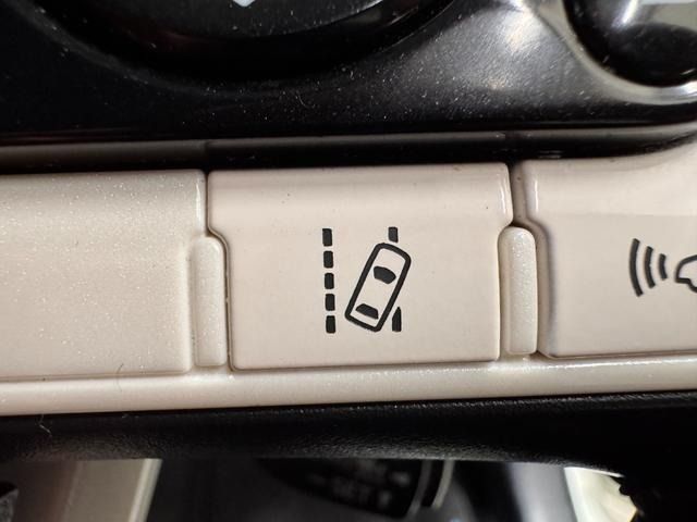 TOYOTA PRIUS 2017 Image 31