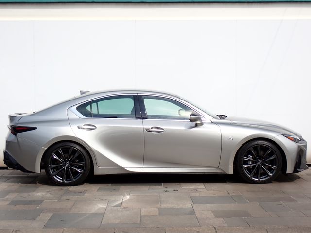 TOYOTA LEXUS IS300H 2023 Image 31