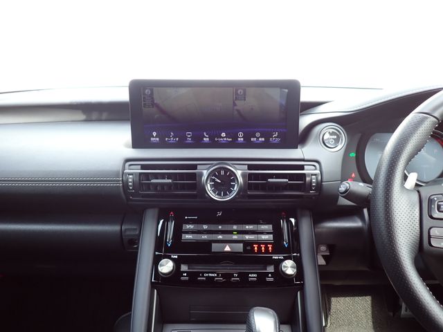 TOYOTA LEXUS IS300H 2023 Image 31