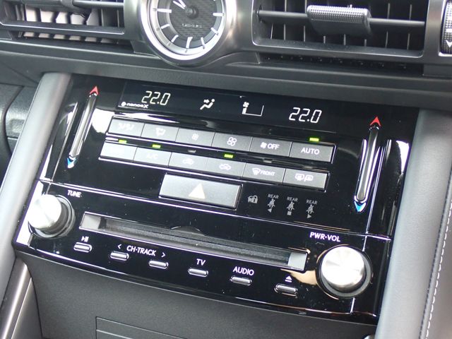 TOYOTA LEXUS IS300H 2023 Image 31