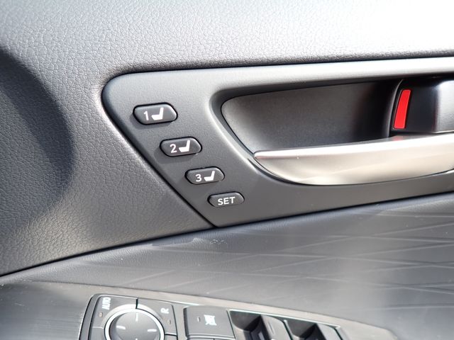 TOYOTA LEXUS IS300H 2023 Image 31