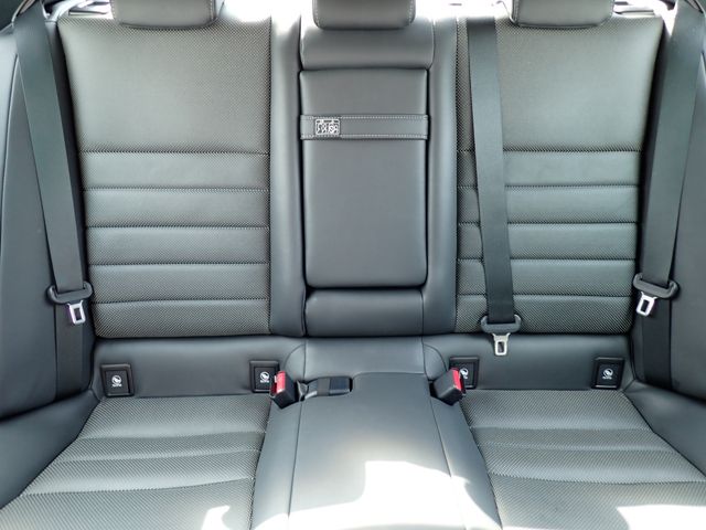 TOYOTA LEXUS IS300H 2023 Image 31