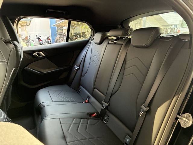 BMW 1SERIES 2025 Image 31