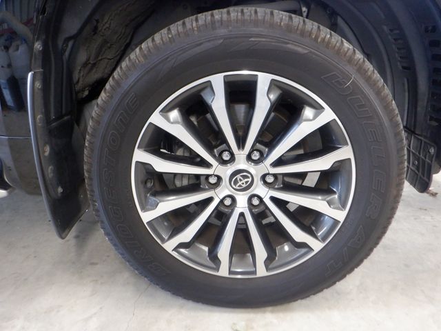TOYOTA LANDCRUISER PRADO 2019 Image 31