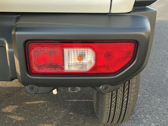 SUZUKI JIMNY NOMADE 2025 Image 31