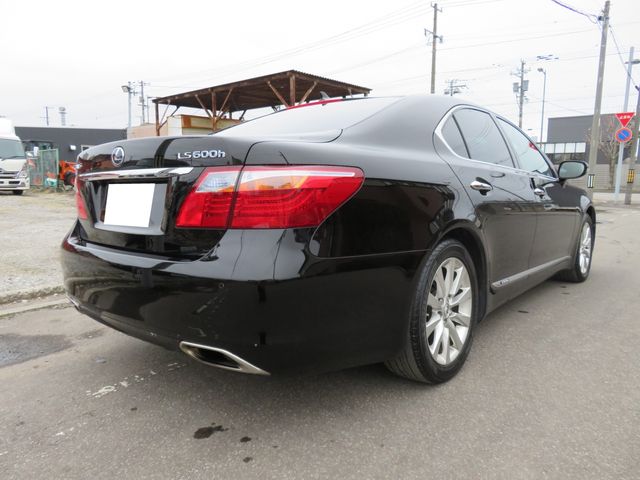 TOYOTA LEXUS LS600H 2010 Image 31