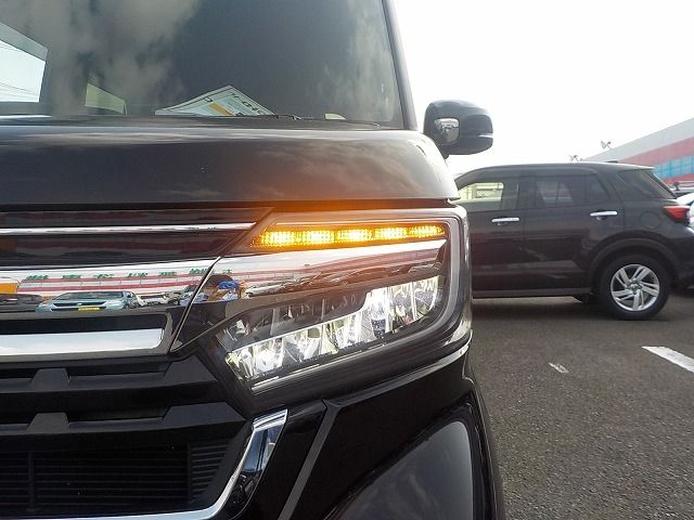 HONDA N BOX CUSTOM 2023 Image 31