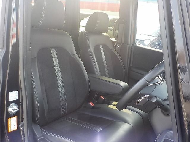 HONDA N BOX CUSTOM 2023 Image 31