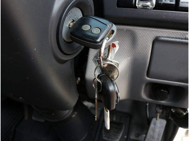 ISUZU ELF 2015 Image 31