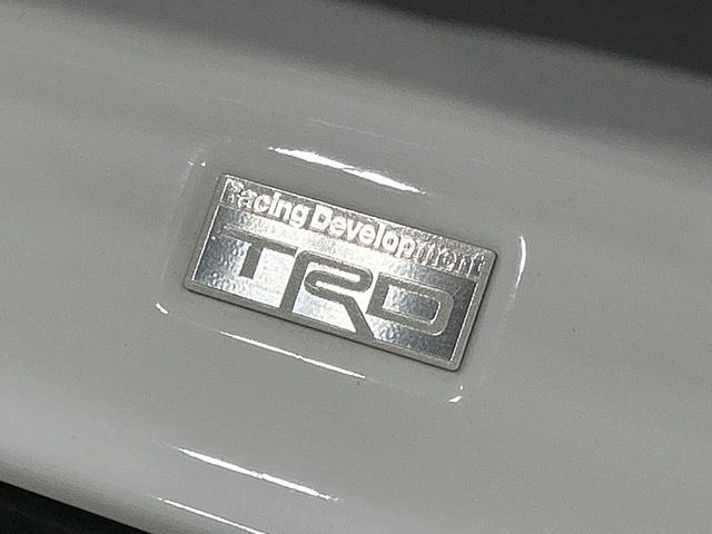 TOYOTA PRIUS PHV 2019 Image 31