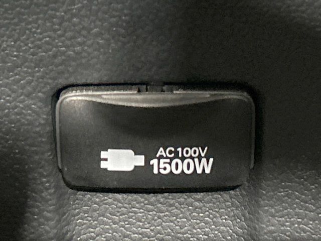 TOYOTA PRIUS 2019 Image 31