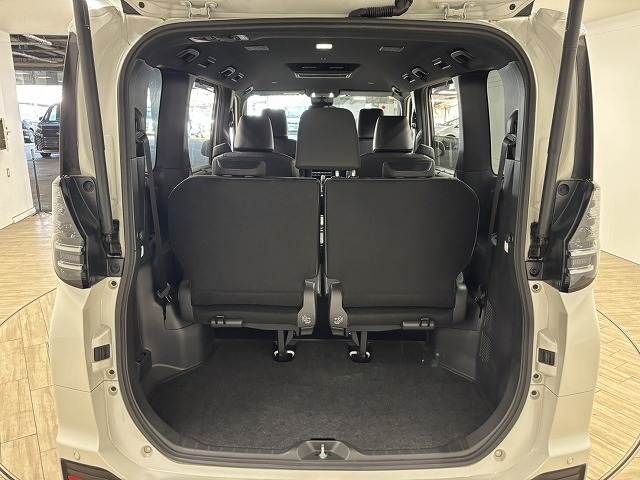 TOYOTA VOXY HYBRID 2022 Image 31