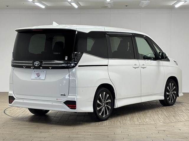 TOYOTA VOXY HYBRID 2022 Image 31