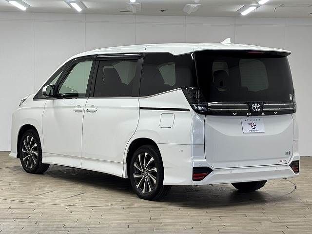 TOYOTA VOXY HYBRID 2022 Image 31