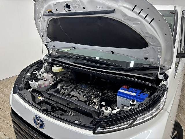 TOYOTA VOXY HYBRID 2022 Image 31