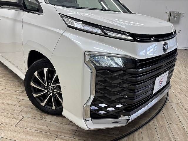 TOYOTA VOXY HYBRID 2022 Image 31