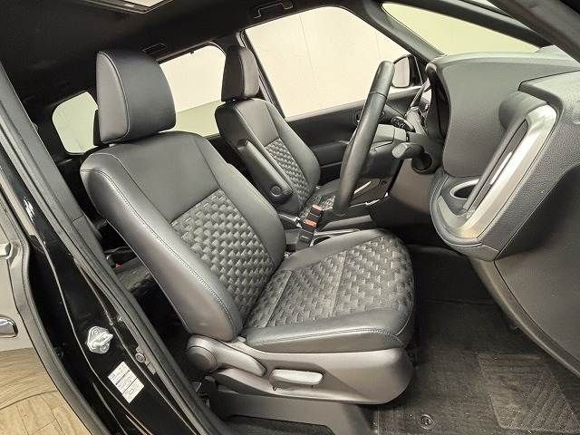 TOYOTA VOXY HYBRID 2022 Image 31