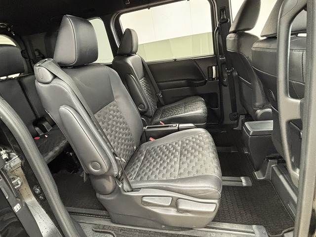 TOYOTA VOXY HYBRID 2022 Image 31