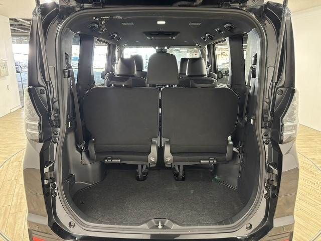 TOYOTA VOXY HYBRID 2022 Image 31