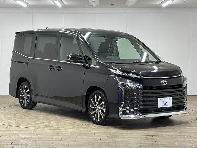 TOYOTA VOXY HYBRID 2022 Image 31