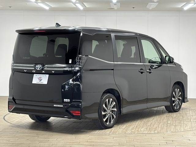 TOYOTA VOXY HYBRID 2022 Image 31