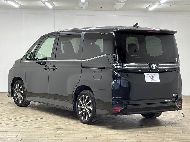 TOYOTA VOXY HYBRID 2022 Image 31