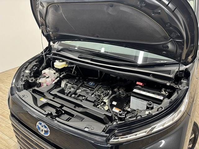 TOYOTA VOXY HYBRID 2022 Image 31