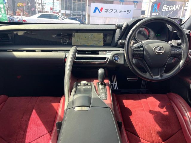 TOYOTA LEXUS LC500H 2017 Image 31