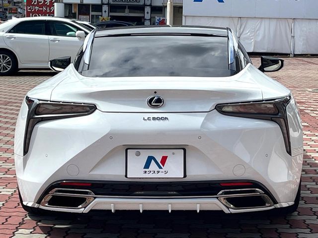 TOYOTA LEXUS LC500H 2017 Image 31