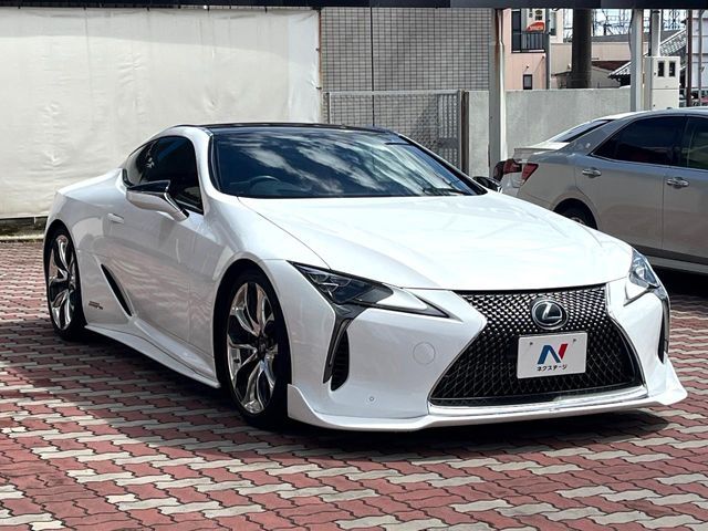 TOYOTA LEXUS LC500H 2017 Image 31