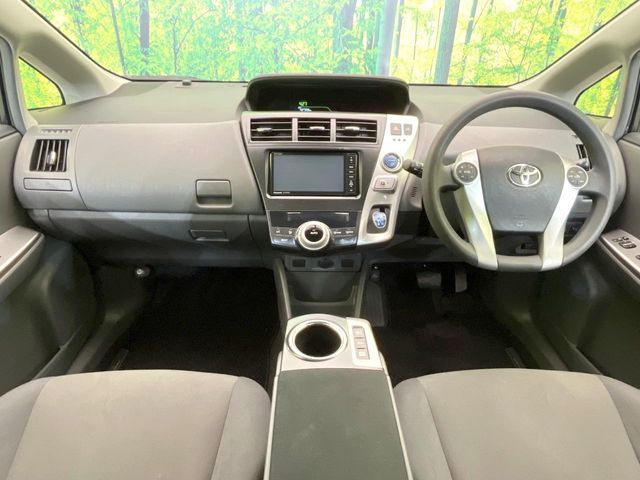 TOYOTA PRIUS ALPHA 2013 Image 31