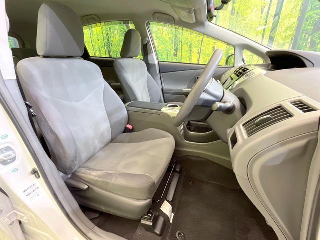 TOYOTA PRIUS ALPHA 2013 Image 31