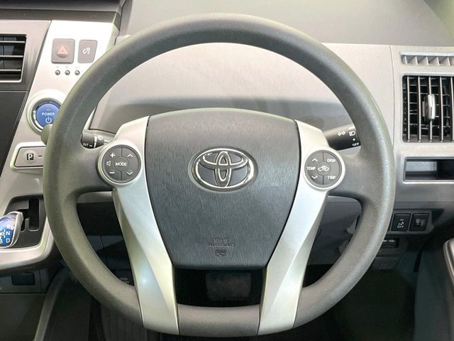 TOYOTA PRIUS ALPHA 2013 Image 31