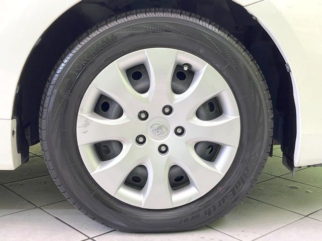 TOYOTA PRIUS ALPHA 2013 Image 31