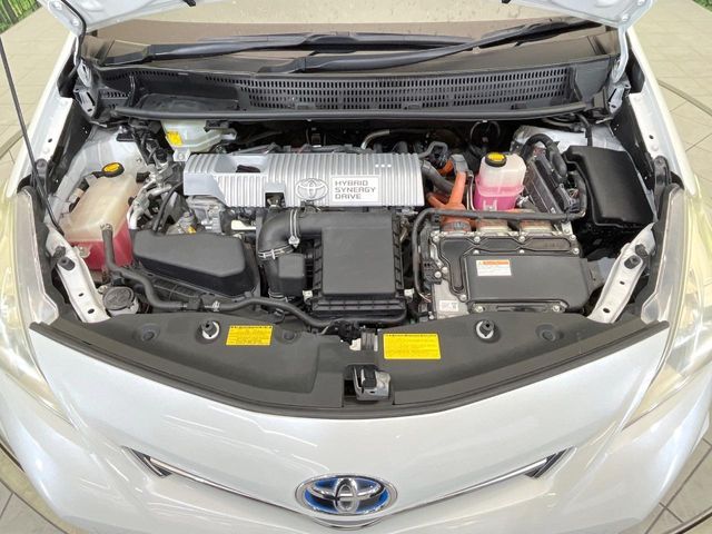 TOYOTA PRIUS ALPHA 2013 Image 31
