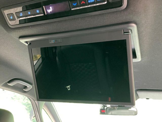 TOYOTA VOXY HYBRID 2023 Image 31