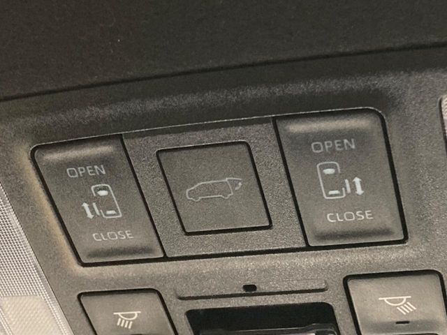 TOYOTA VOXY HYBRID 2023 Image 31