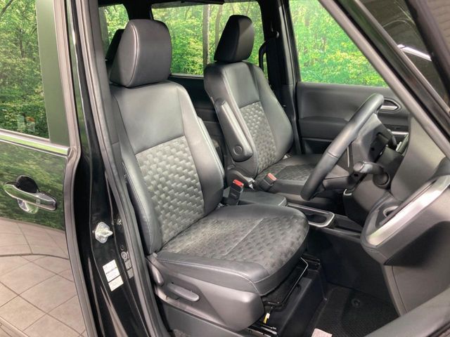 TOYOTA VOXY HYBRID 2023 Image 31