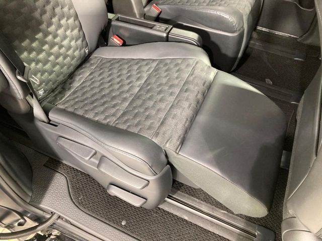 TOYOTA VOXY HYBRID 2023 Image 31