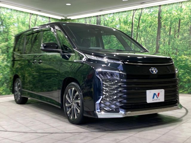 TOYOTA VOXY HYBRID 2023 Image 31