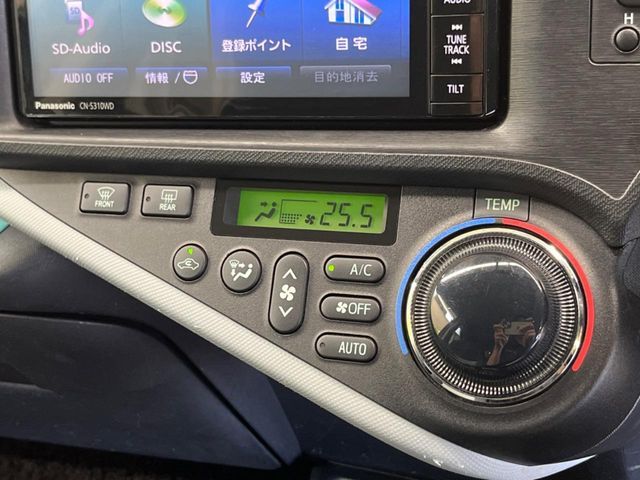 TOYOTA AQUA 2012 Image 31