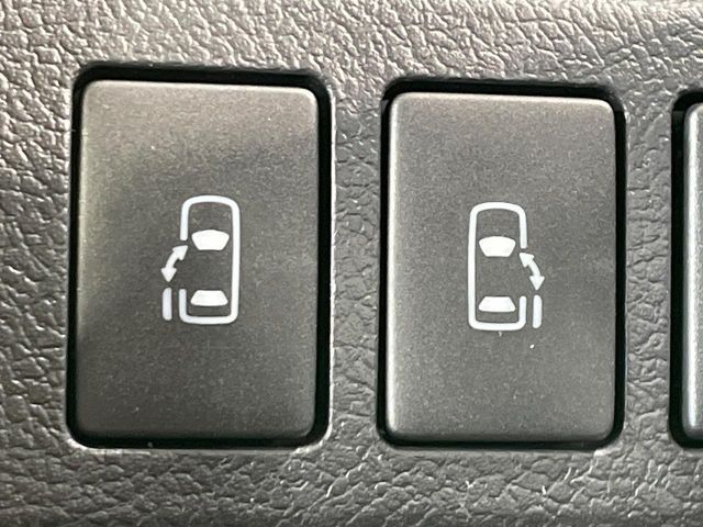 TOYOTA VOXY 2012 Image 31