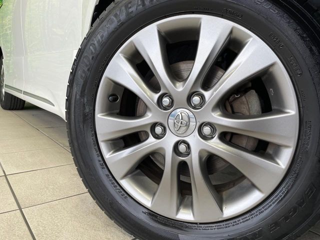 TOYOTA VOXY 2012 Image 31